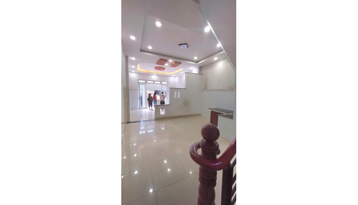 Nhà đẹp 4 tầng Ngã Bình Phước – Hoàn công chuẩn – Giá chỉ 5.1 tỷ